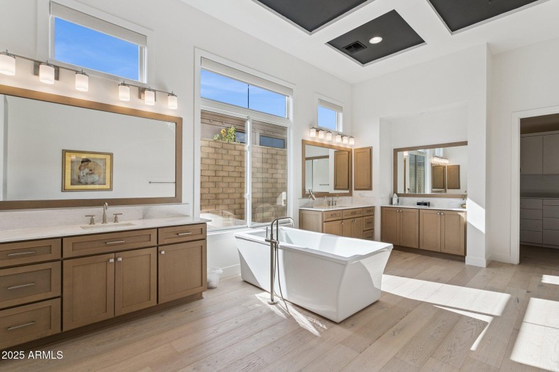 33-web-or-mls-12885-e-rosewood-dr