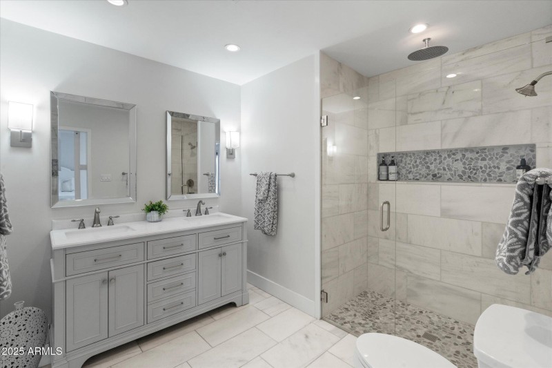 Ensuite Bathroom 2