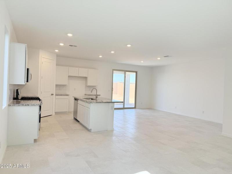 Kitchen/Dining