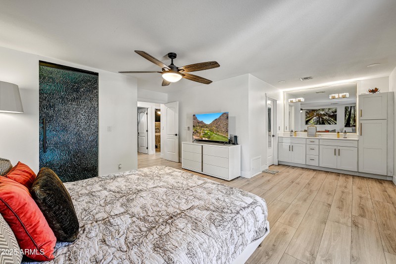 22-Primary Suite & Bath