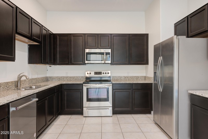 7 Kitchen (2)