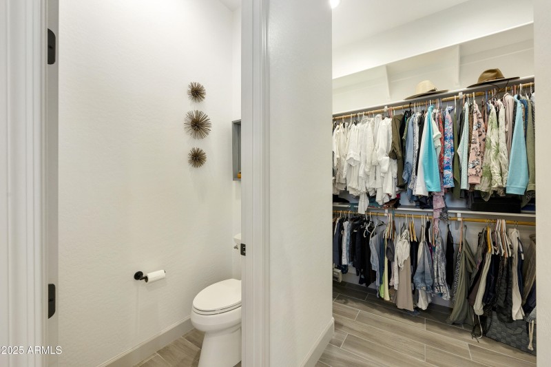 Private Toilet/Master Bathroom