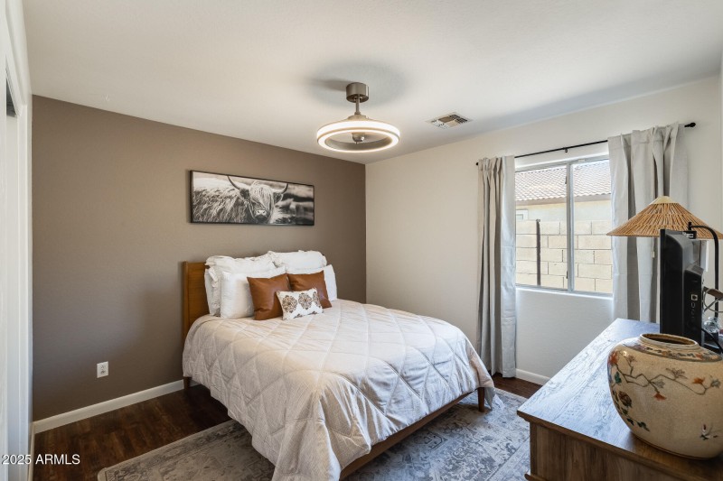 Secondary bedroom