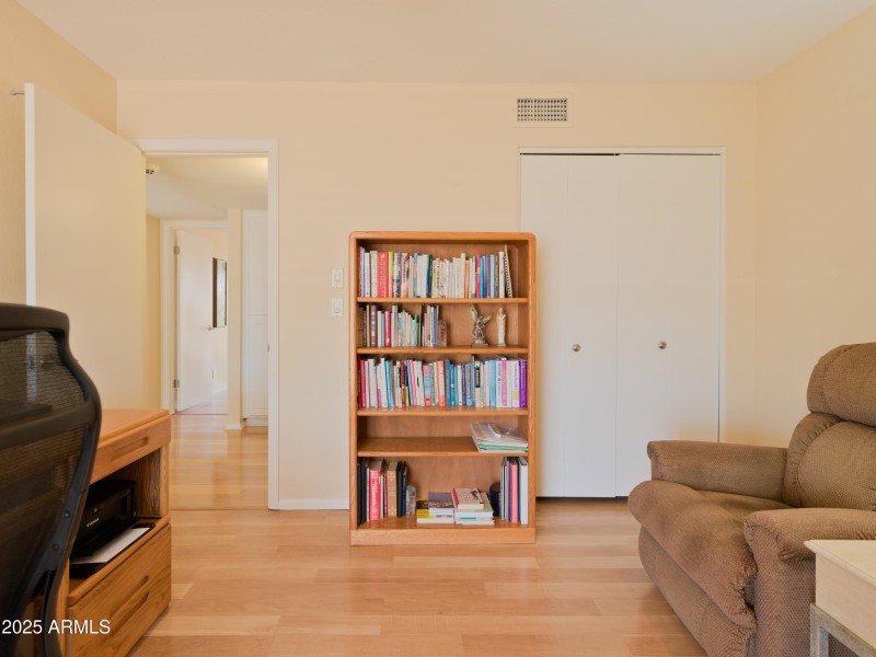 1216 E Winged Foot-18