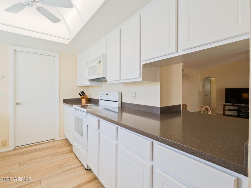 1216 E Winged Foot-35