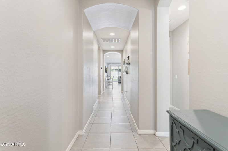 4-web-or-mls-19081-n-jameson-dr