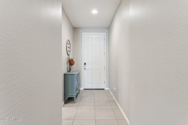 5-web-or-mls-19081-n-jameson-dr