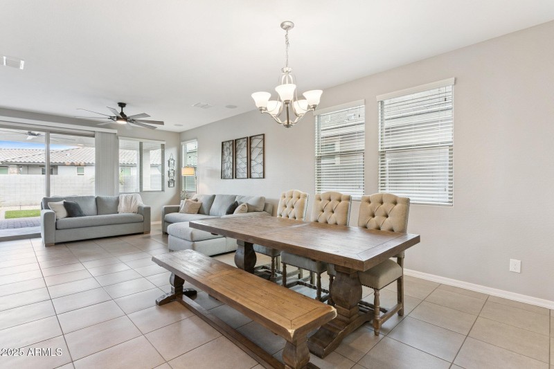 9-web-or-mls-19081-n-jameson-dr