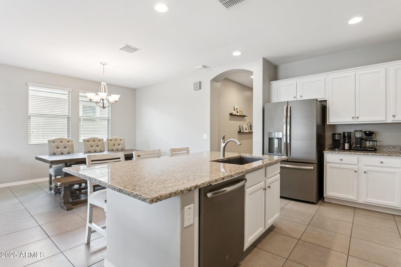 12-web-or-mls-19081-n-jameson-dr