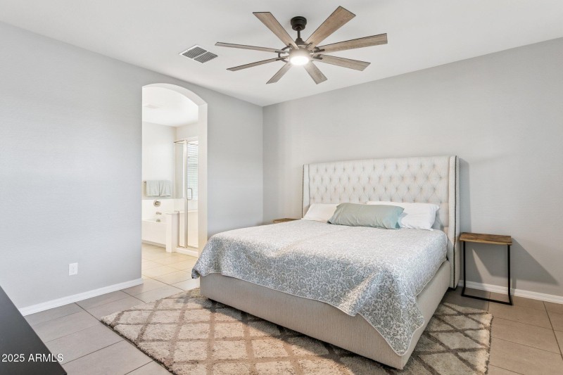 15-web-or-mls-19081-n-jameson-dr