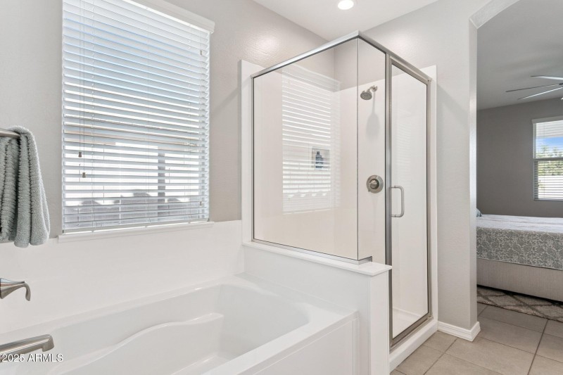 18-web-or-mls-19081-n-jameson-dr