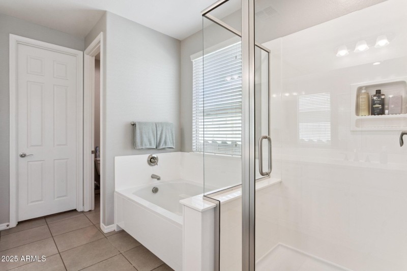 19-web-or-mls-19081-n-jameson-dr