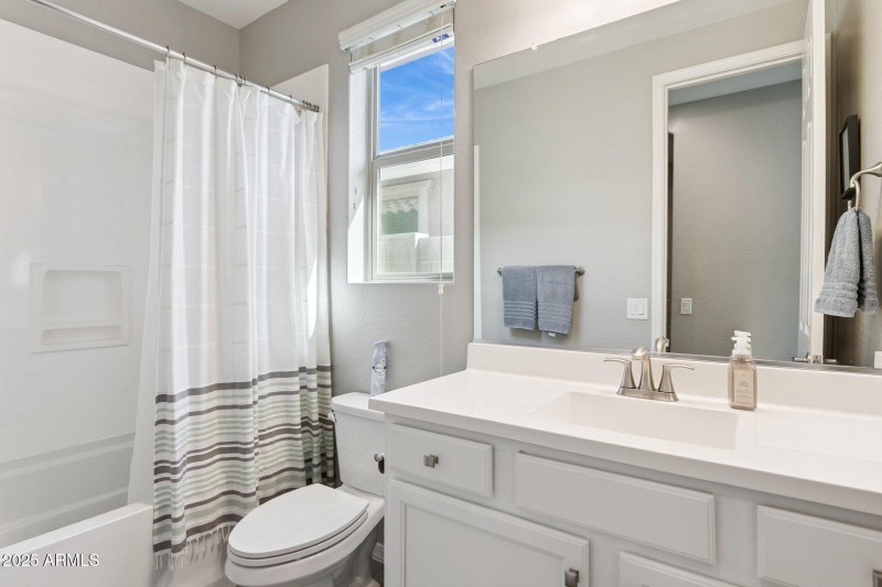 23-web-or-mls-19081-n-jameson-dr