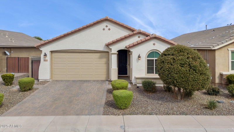 31-web-or-mls-19081-n-jameson-dr