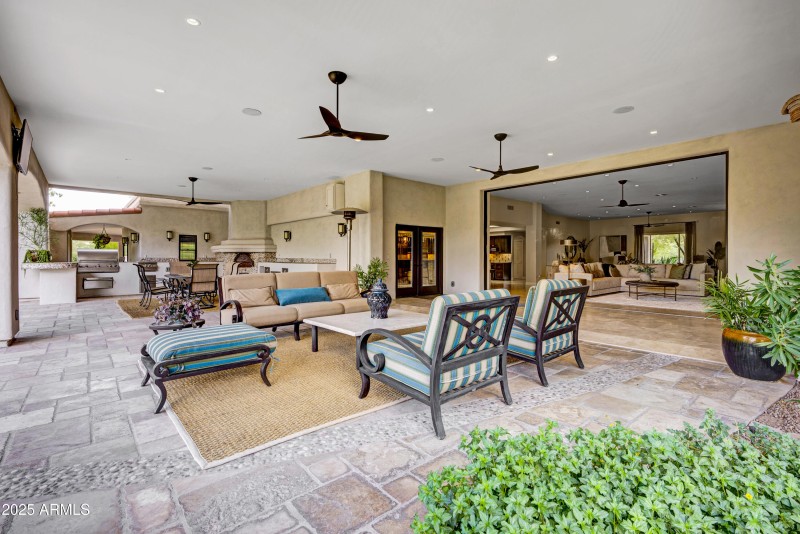 Outdoor Kitchen