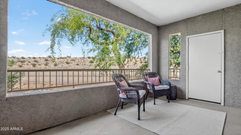 TOTAL PRIVACY from North-Facing Deck!