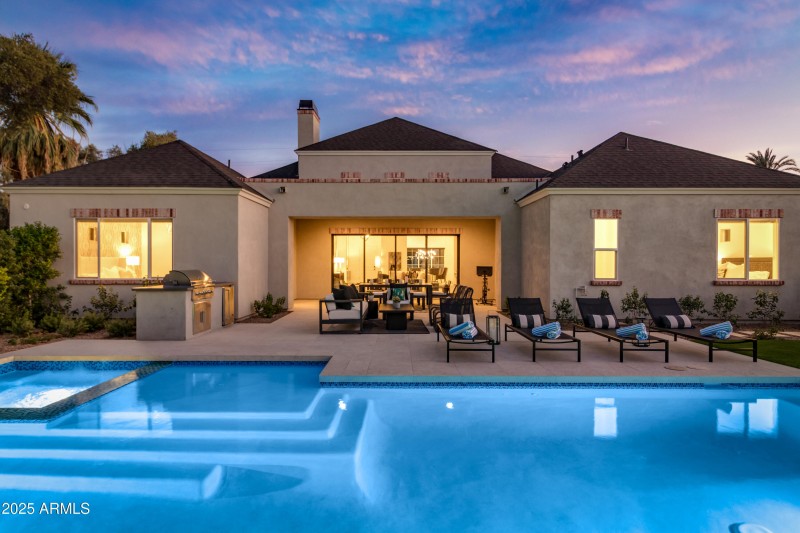 10 W Frier Dr (37).jpg-FULL