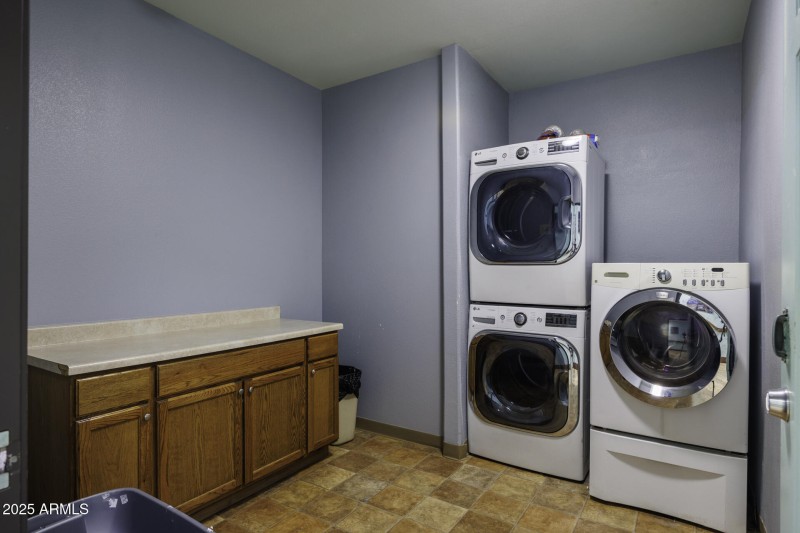Women_s Laundry