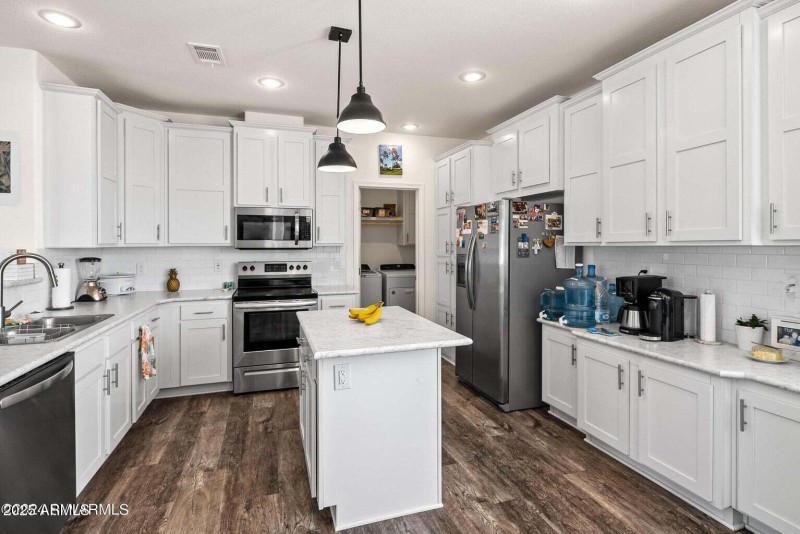 1054 Crenshaw AVE 200