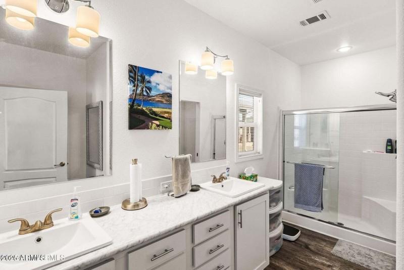 1054 Crenshaw AVE 200