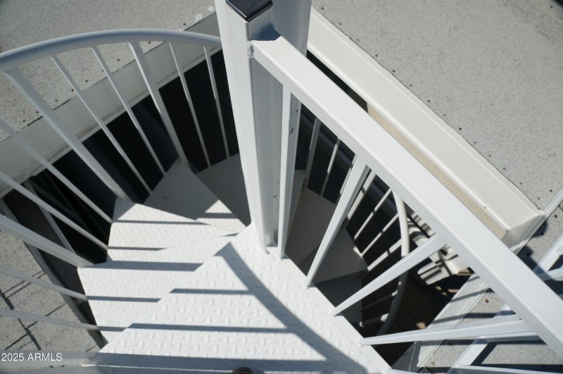 008 sprial staircase to roof viewing pla