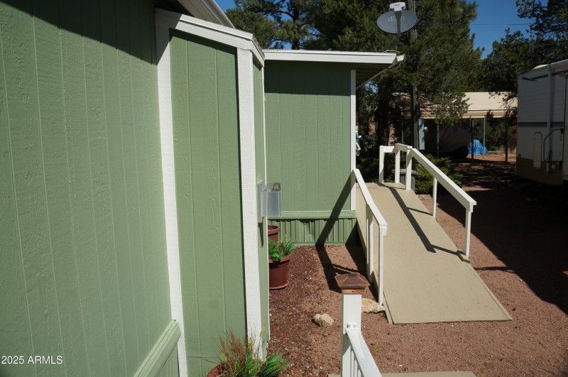 013 Secure Ramps for easy access