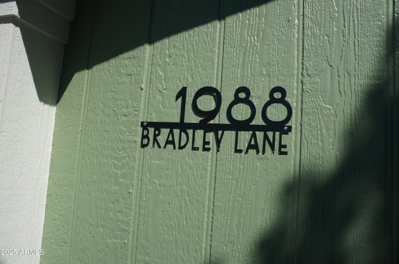 014 1988 Bradley Lane 1