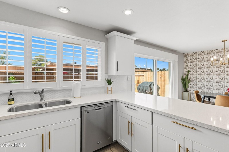 8-web-or-mls-Granite-8