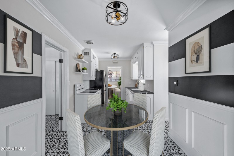 Dining area off kitchen