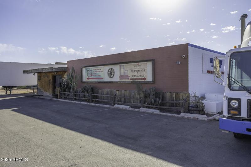 Exterior 15