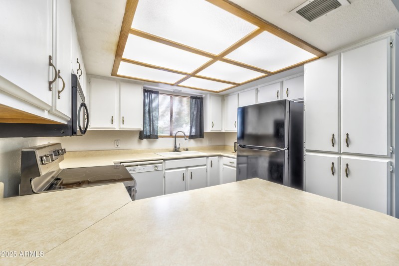 Tonto Way Interior - 11