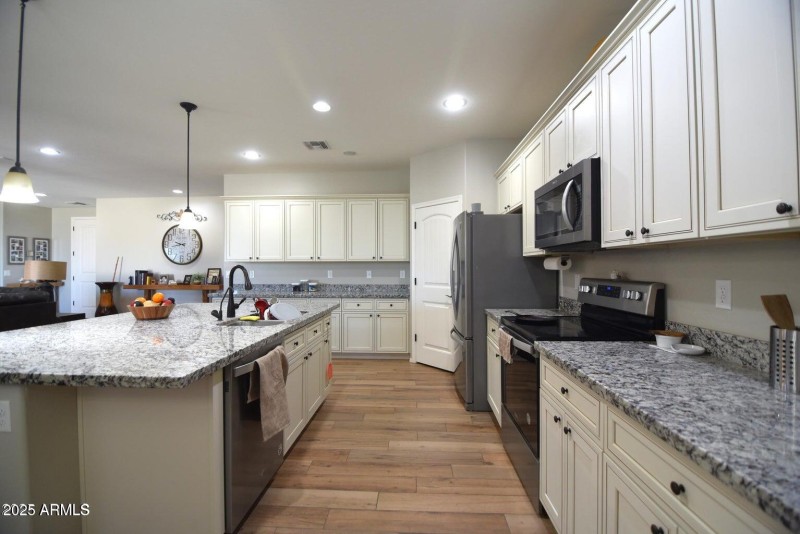 20250318235941690381000000-o