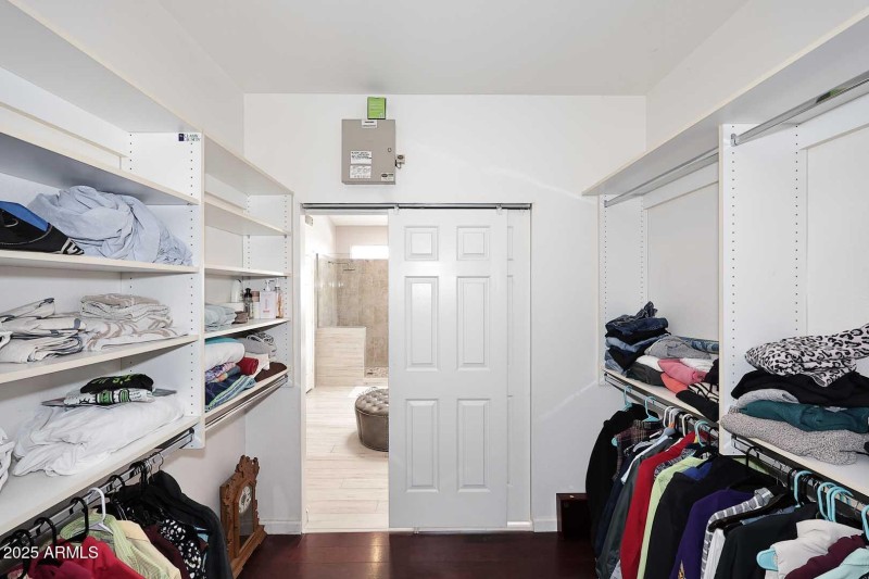 Primary Bedroom-Closet2