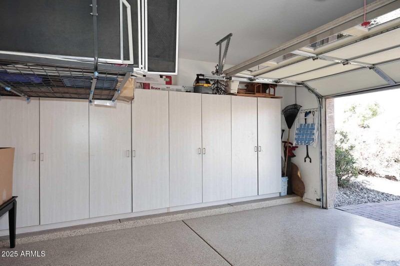 Epoxy Garage-Storage