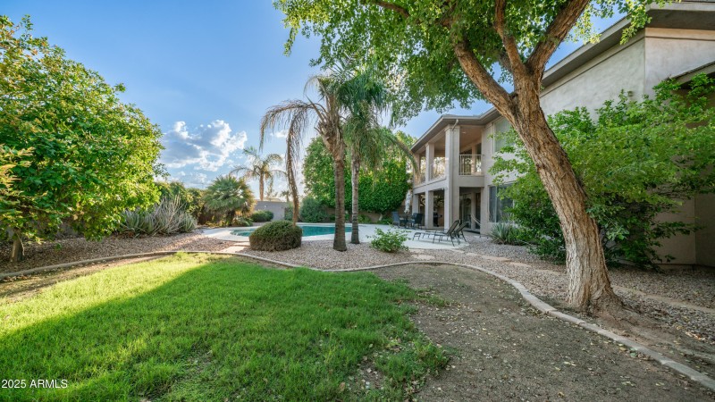 1951 W Bartlett Ct Exterior Photos-9