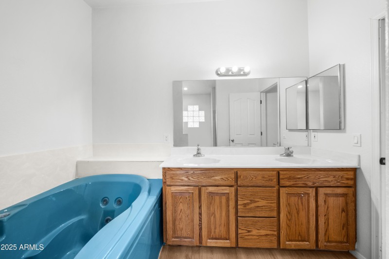Interior - 2331 Cristina Ave-11