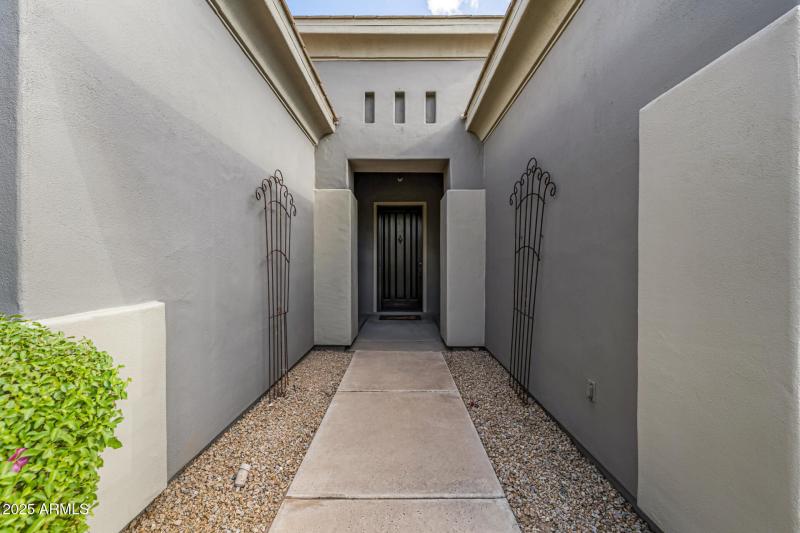 Exterior & Entry