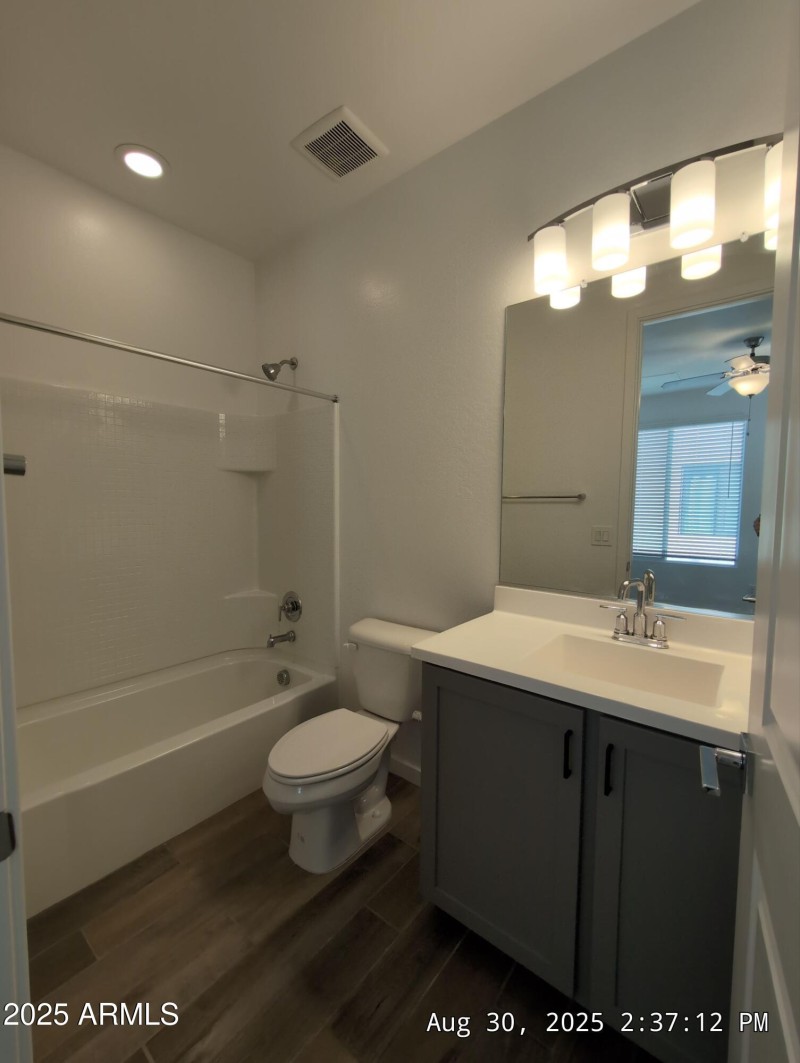 29-Aug 30 2025 04_37pm-E6p8