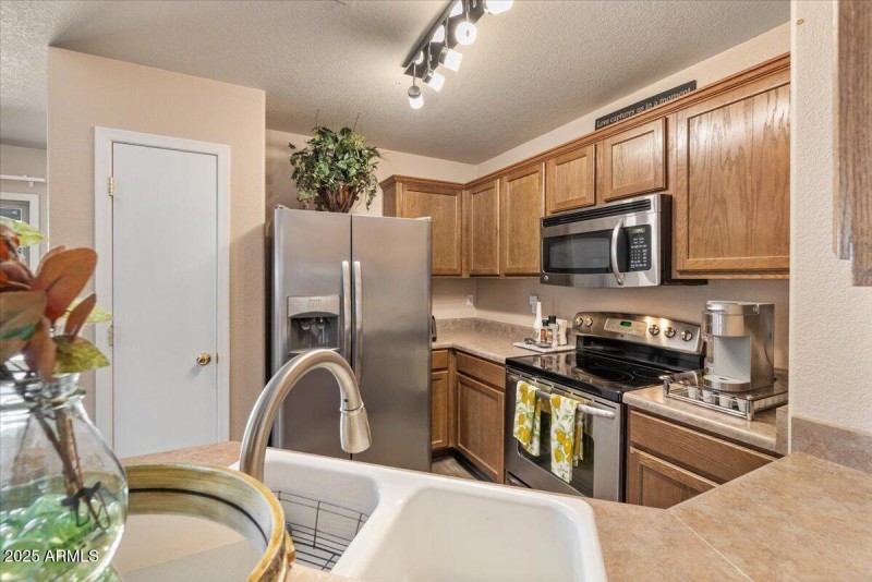 12-Kitchen