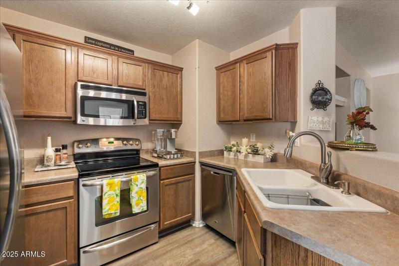 13-Kitchen