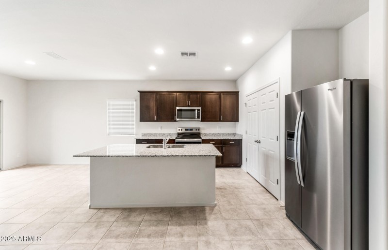2.Kitchen