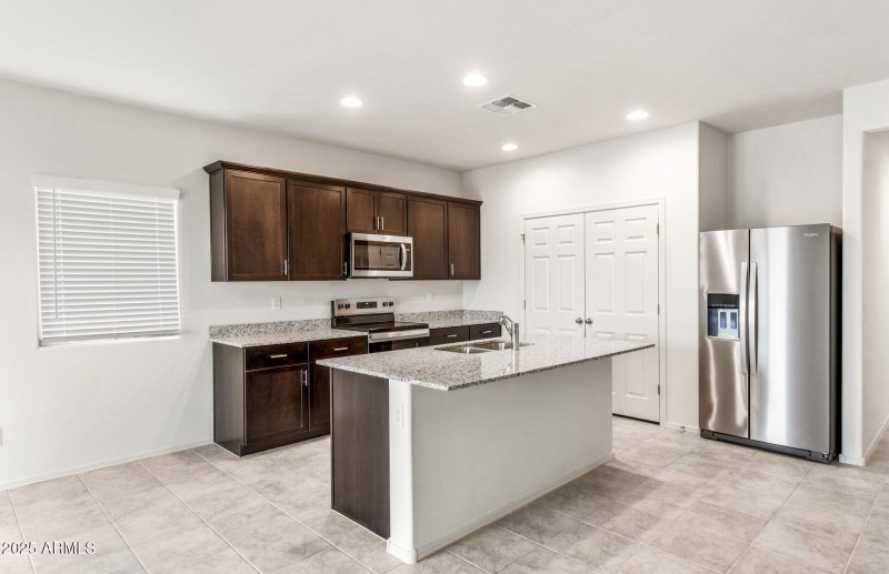 3.Kitchen