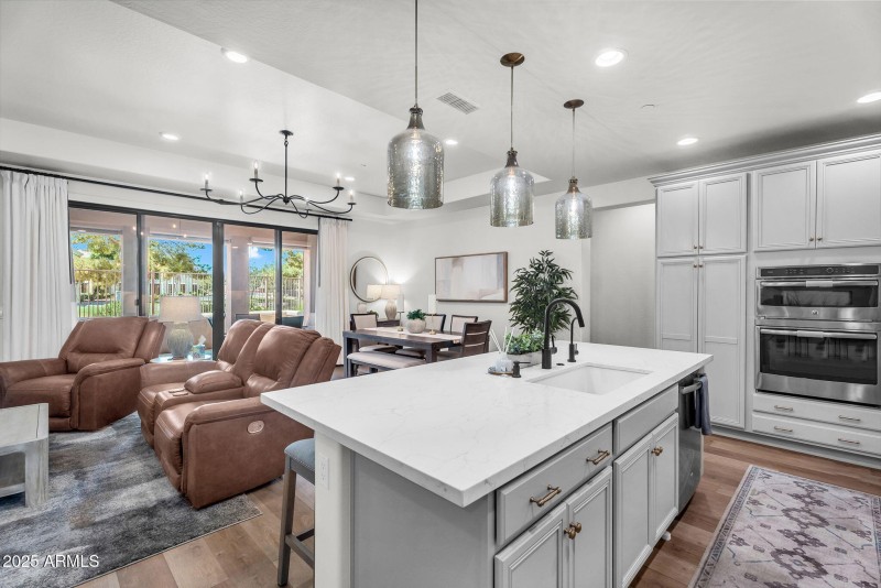 24-web-or-mls-Fulton-24