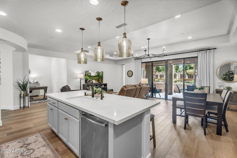 25-web-or-mls-Fulton-25