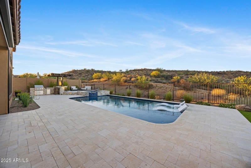 51-web-or-mls-13302-e-ranch-gate-rd