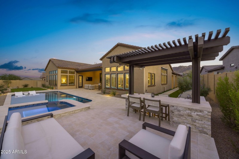 64-web-or-mls-13302-e-ranch-gate-rd