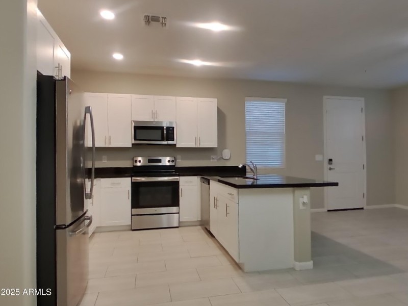 4_pc_59kLXkbjHm_UCNWkTZRsk_other_room_zG