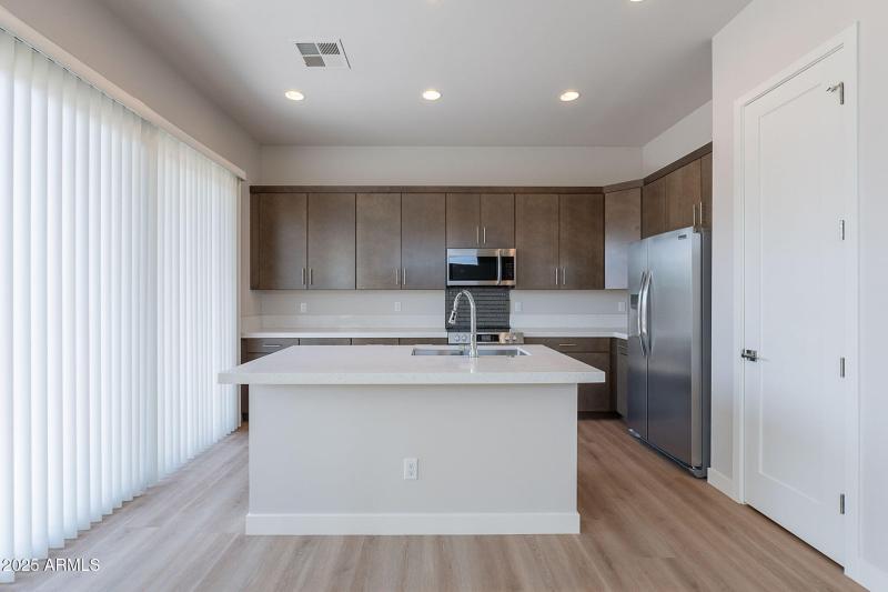 9-web-or-mls-Hidden-9