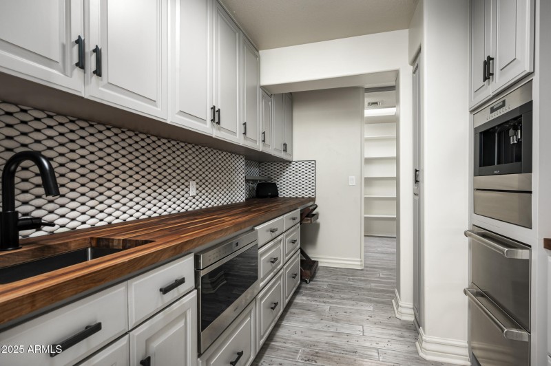 3977 E Paradise View Dr-31