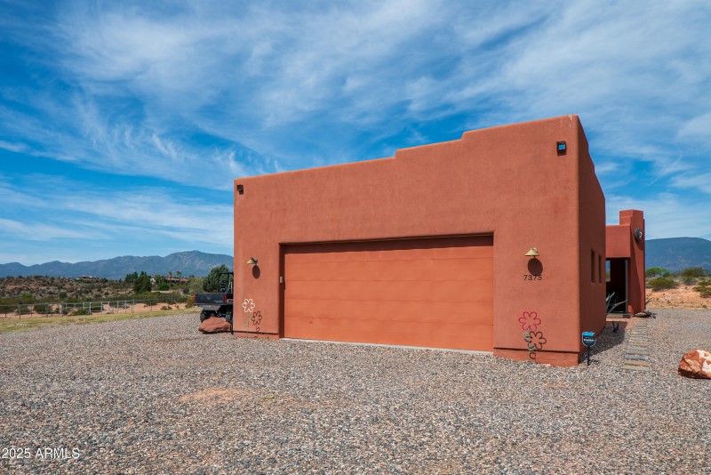 JL_7375SlidingStopLane-exteriors-01